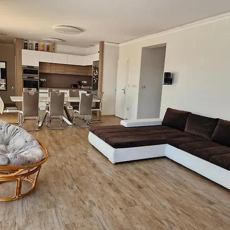 Fenyves-villa Villa Szada